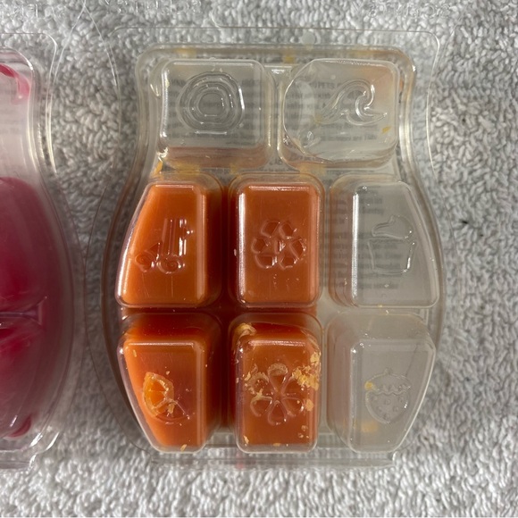 Scentsy Christmas Cottage & Forever Fall Scent Bars - Picture 4 of 6